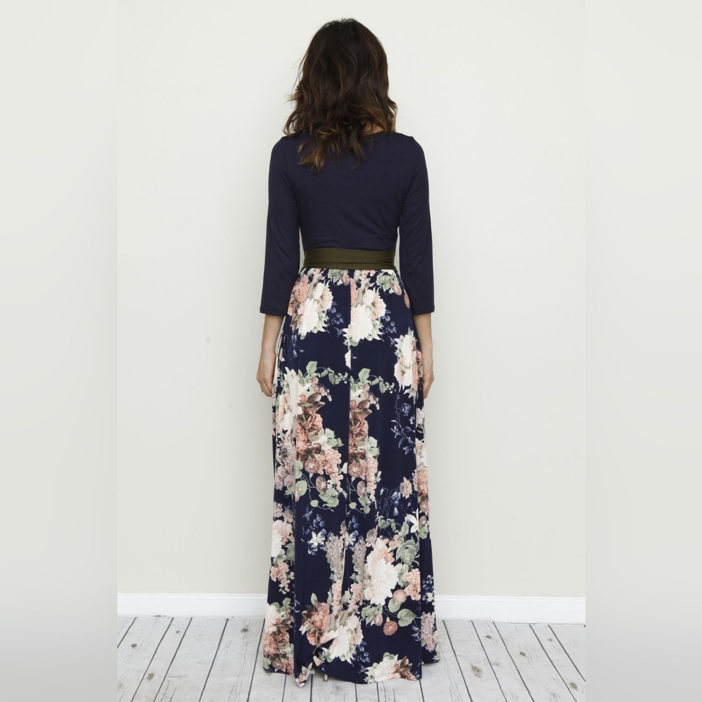 ๐Egs๐ป by Elรณges Navy & White Floral Maxi Dress 1/2 price - Picture 3 of 16